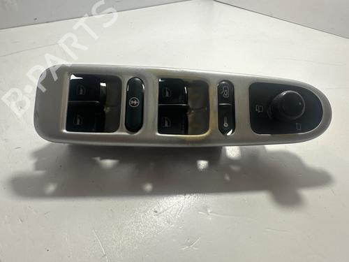 Used Left front window switch SEAT LEON (1M1) [1999-2006]  31026862