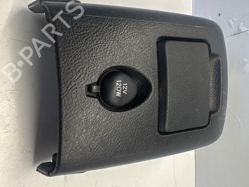 Cendrier Cendrier TOYOTA AVENSIS (_T25_) 2.2 D-4D (ADT251_, ADT251R) (150 hp) 35749227 35749227