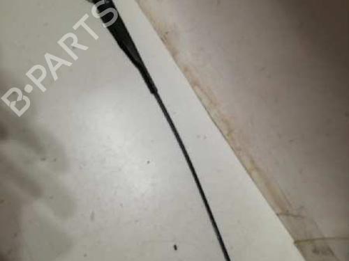 Used Front windshield wiper arm OPEL CORSA C (X01) [2000-2009]  23572177