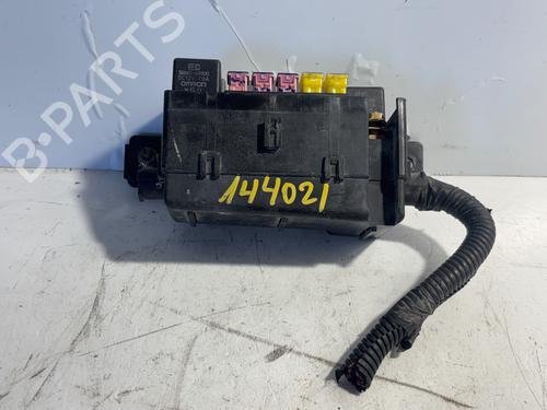 Used Fuse box Fuse box 38021667 38021667