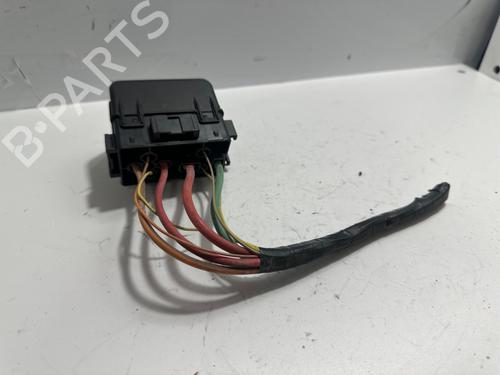 Used Fuse box Fuse box RENAULT SCÉNIC II (JM0/1_) 1.5 dCi (JM1E, JM16) (106 hp) 30674664 30674664