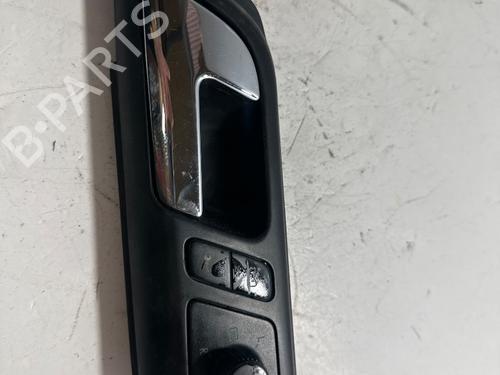 Used Front left interior door handle VW POLO IV (9N_, 9A_) 1.4 TDI (75 hp) 32436871