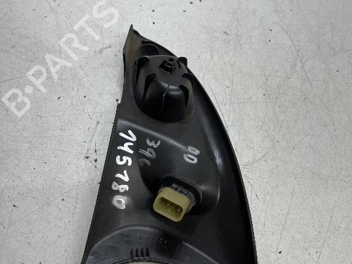 Right front window switch FORD FOCUS I Saloon (DFW) 1.6 16V | BP39988747I26 - Image 2