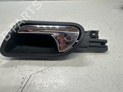 Venstre bak invendig håndtak VW GOLF V (1K1) [2003-2010]  28440808