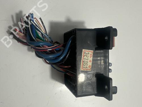 Fuse box MAZDA 323 F V (BA) 1.5 16V (BA11) | BP30742286E1