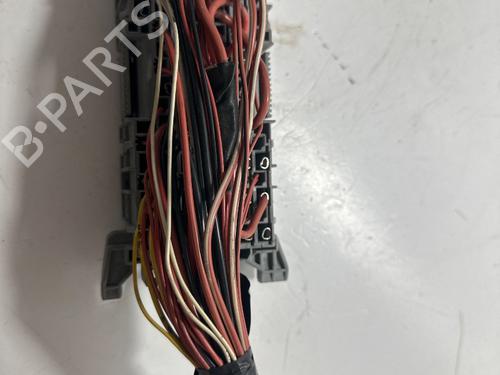 Fuse box OPEL MERIVA A MPV (X03) 1.7 DTI (E75) | BP31818004E1