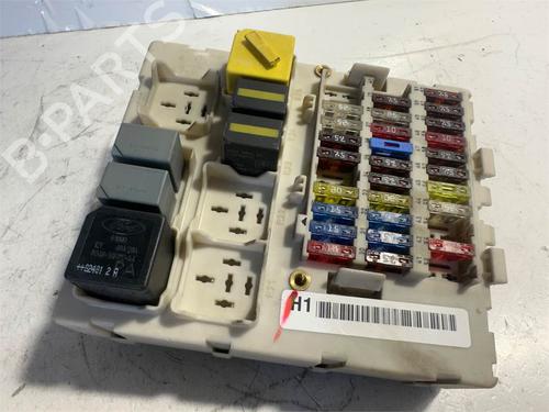 Used Fuse box Fuse box 38225859 38225859
