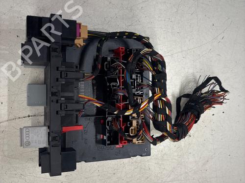 Fuse box VW GOLF V (1K1)  | BP28084238E1 