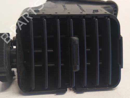 Used Air vent MITSUBISHI PAJERO III (V7_W, V6_W) 3.2 Di-D (V68W) (160 hp) 21375000