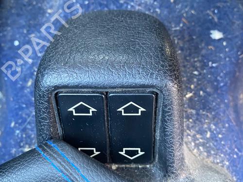 Venstre fortil elrude kontakt PEUGEOT 106 II (1A_, 1C_) 1.1 i (60 hp) 32510308