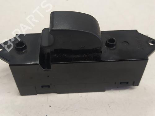Used Left rear window switch MITSUBISHI PAJERO III (V7_W, V6_W) 3.2 Di-D (V68W) (160 hp) 21576108