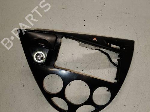 Used Middle console Middle console FORD FOCUS I Turnier (DNW) [1999-2007] 40513913 40513913