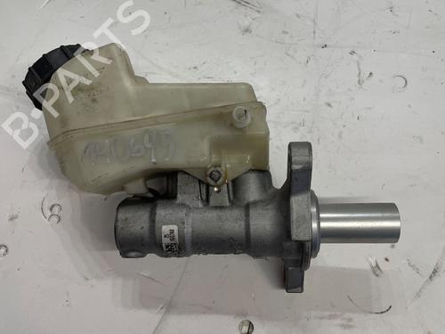 Used Brake master cylinder Brake master cylinder FORD FOCUS III Turnier [2010-2020] 33334317 33334317