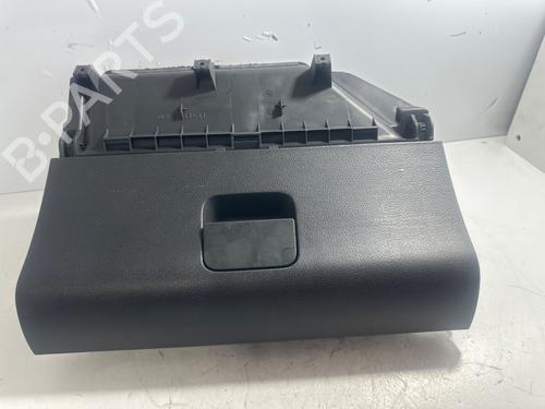 Used Glove box Glove box VW POLO IV (9N_, 9A_) 1.4 16V (75 hp) 33475981 33475981