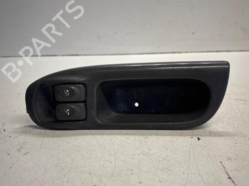 Interrupteur de vitre avant gauche RENAULT SCÉNIC I MPV (JA0/1_, FA0_) 1.9 dCi (JA05, JA1F) (102 hp) 28119551