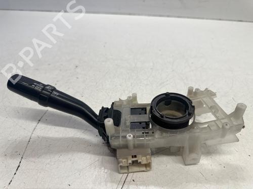 Used Headlight switch TOYOTA LAND CRUISER 90 (_J9_) 3.0 TD (KZJ90_, KZJ95_, KZJ90R, KZJ95R, KZJ90W, KZJ95W) (125 hp) 28484305