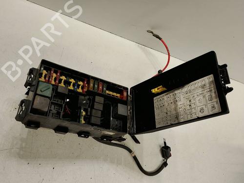 Used Fuse box Fuse box FORD FOCUS I Saloon (DFW) 1.6 16V (100 hp) 40007011 40007011