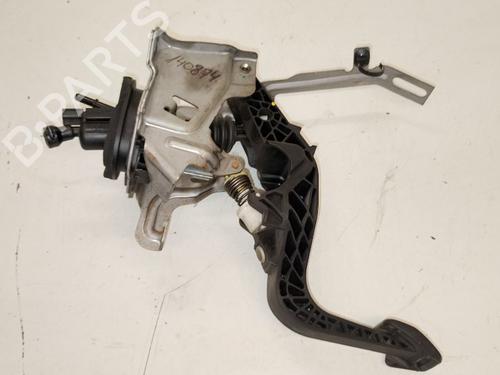 Pedal embrague Pedal embrague FORD FOCUS III Turnier [2010-2020] 33807979 33807979