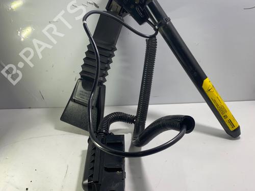 Used Front left belt tensioner OPEL CORSA C (X01) [2000-2009]  31118332