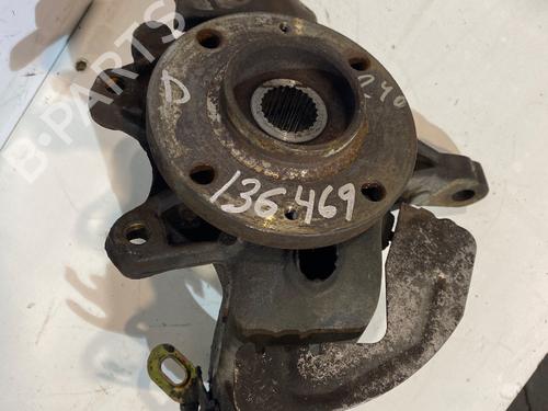 Fusée avant droite PEUGEOT 406 (8B) 2.0 16V (136 hp) 29705895
