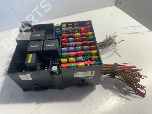 Used Fuse box Fuse box 39081501 39081501