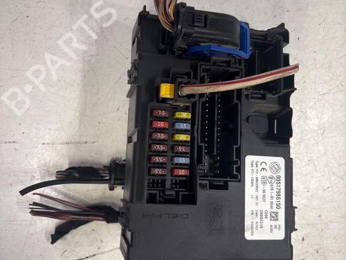 Used Fuse box FIAT GRANDE PUNTO (199_) 1.3 D Multijet (199.AXD11, 199.AXD1A, 199.AXD1B,... (90 hp) 28119048