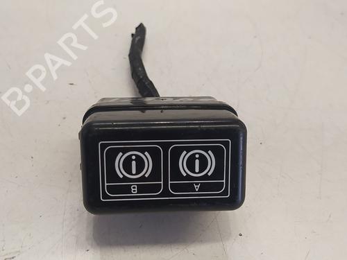 Used Fuse box MITSUBISHI PAJERO III (V7_W, V6_W) 3.2 Di-D (V68W) (160 hp) 21521233