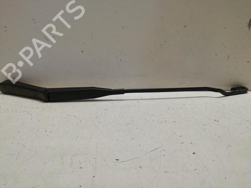 Used Front windshield wiper arm OPEL ASTRA G Hatchback (T98) 1.7 TD (F08, F48) (68 hp) 23569578