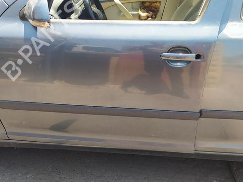 Used Left front door SKODA OCTAVIA II (1Z3) [2004-2013]  26528485