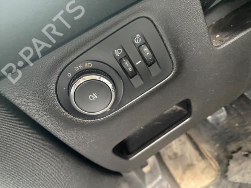 licht-schakelaar-opel-corsa-e-x15-2014-32736830 main image