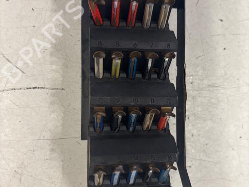 Used Fuse box MERCEDES-BENZ 124 Saloon (W124) 250 D (124.125) (90 hp) 27209585