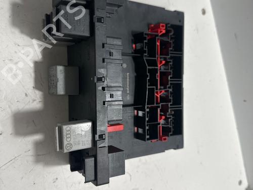 Used Fuse box SKODA SUPERB I (3U4) 2.0 TDI (140 hp) 30572705