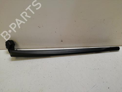 Used Front windshield wiper arm SEAT LEON (1P1) [2005-2013]  23569528