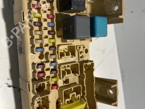 Used Fuse box Fuse box TOYOTA AVENSIS (_T25_) 2.2 D-4D (ADT251_, ADT251R) (150 hp) 35739390 35739390