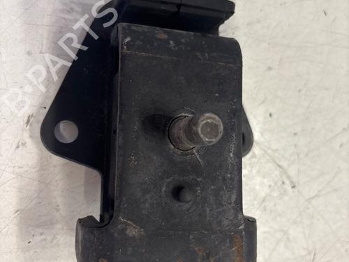 Used Engine mount NISSAN CABSTAR (F24M, F24W) 28.11 DCI, 32.11 DCI, 35.11 DCI 2.5 (F24M) (110 hp) 27091612