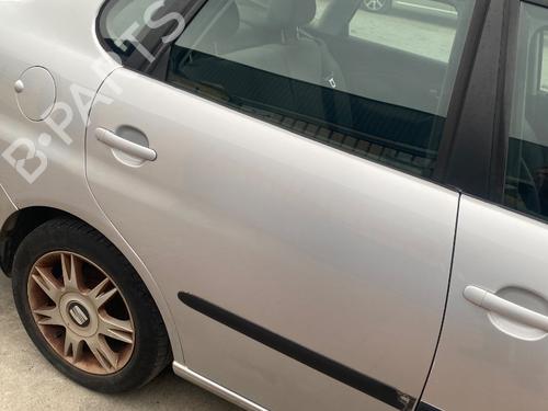 Used Right rear door SEAT CORDOBA (6L2) 1.9 TDI (100 hp) 30923233