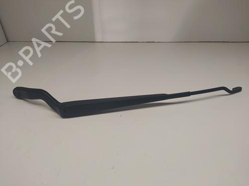 Used Front windshield wiper arm FORD FIESTA V (JH_, JD_) 1.4 TDCi (68 hp) 23569769