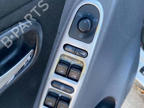 Used Left front window switch SEAT LEON (1M1) [1999-2006]  31026862