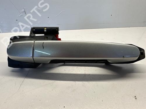 Used Front right exterior door handle Front right exterior door handle TOYOTA AVENSIS (_T25_) 2.2 D-4D (ADT251_, ADT251R) (150 hp) 34738919 34738919
