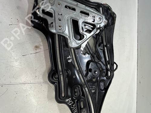 Used Rear right window mechanism Rear right window mechanism MERCEDES-BENZ CLK (C209) CLK 270 CDI (209.316) (170 hp) 36318661 36318661