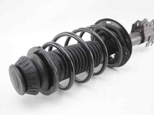 Used Right front shock absorber TOYOTA YARIS (_P13_) 1.3 (NSP130_, NSP130) (99 hp) 19245305