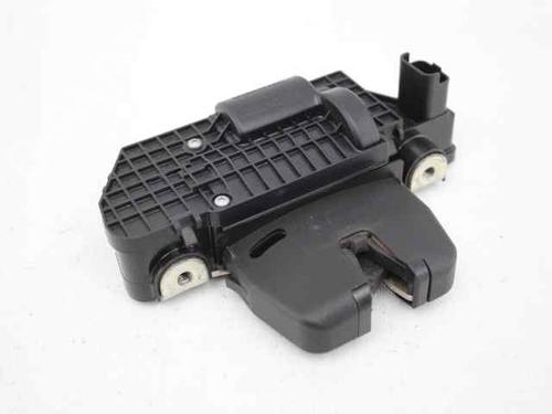 Used Tailgate lock PEUGEOT 208 I (CA_, CC_) 1.6 HDi / BlueHDi 75 (75 hp) 19243237