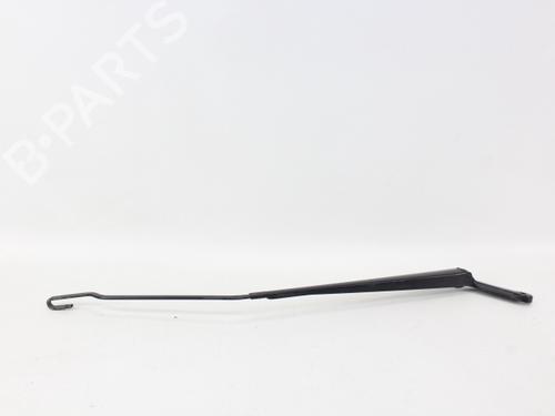 Used Front windshield wiper arm PEUGEOT 206 Hatchback (2A/C) 1.1 i (60 hp) 19204043