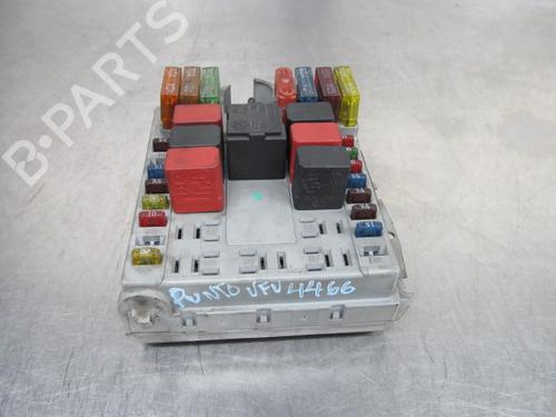 Fuse box FIAT PUNTO (188_) 1.9 DS 60 (188.031, .051, .231, .251) | BP19193725E1 
