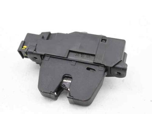 Used Tailgate lock CITROËN C3 III (SX) 1.2 VTi 82 (82 hp) 28446026