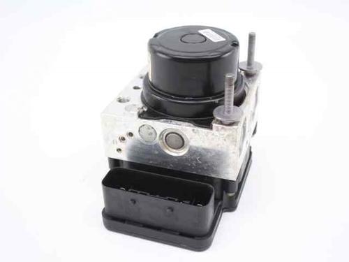 Used ABS pump TOYOTA YARIS (_P13_) 1.0 (KSP130_, KSP130) (69 hp) 19236014
