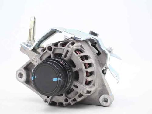 Used Alternator TOYOTA YARIS (_P13_) 1.5 (NSP131_) (112 hp) 19228900