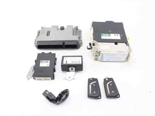 Used Electronic module TOYOTA YARIS (_P13_) 1.0 (KSP130_, KSP130) (69 hp) 25208103