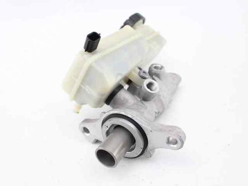 Used Brake master cylinder RENAULT MEGANE III Grandtour (KZ0/1) 1.5 dCi (KZ09, KZ0D, KZ1G, KZ29, KZ14, KZ1W, KZ10, KZ1F,... (110 hp) 23120451