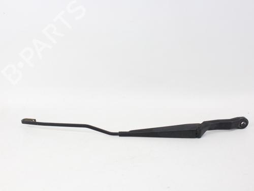 Used Front windshield wiper arm PEUGEOT 206 Hatchback (2A/C) 1.1 i (60 hp) 19204042